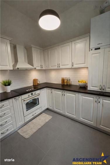Apartament cu 3 camere decomandat în Noua