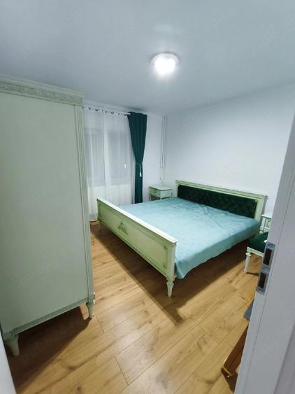 Apartament cu 3 camere decomandat în Alfa