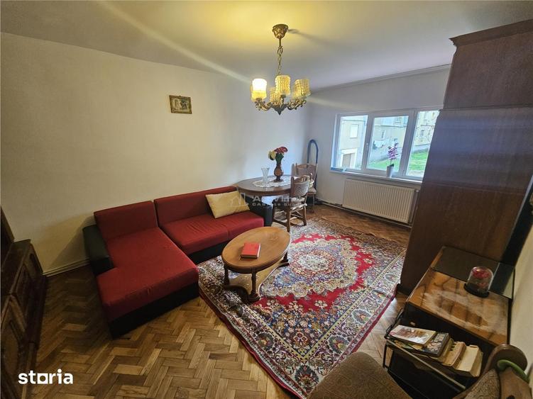 Apartament cu 3 camere decomandat, mobilat în Central