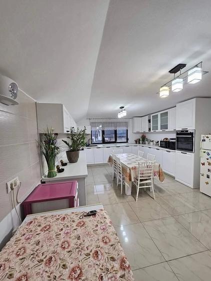 Casă cu Teren 600 Mp în Central