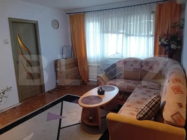 Apartament cu 3 camere semidecomandat, mobilat în Spitalul Județean