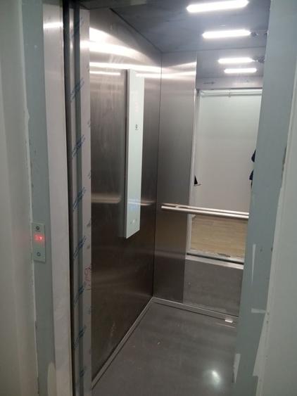 Apartament cu 3 camere decomandat în Exterior Vest