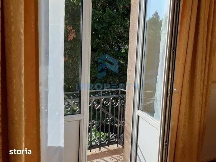 Apartament cu 3 camere decomandat în Romană