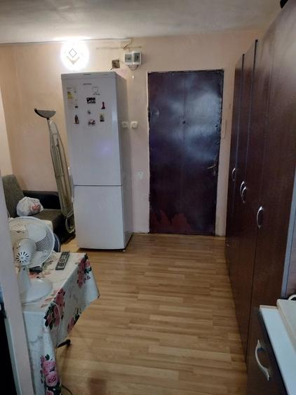 Garsonieră decomandată în Eroii Revoluției