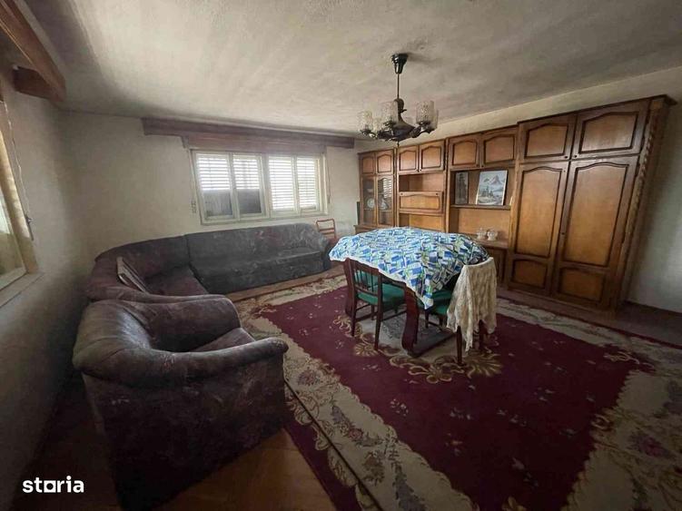 Casă cu 4 camere în Central