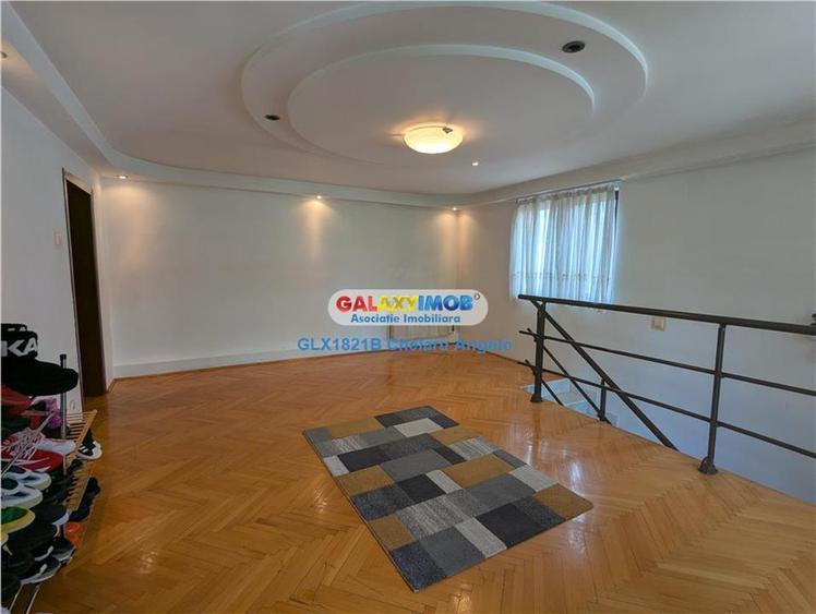Casă cu 5 camere cu Garaj în Șoseaua Nordului