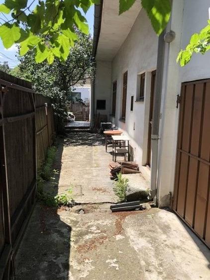 Casă cu 2 camere cu Teren 435 Mp în Plopilor