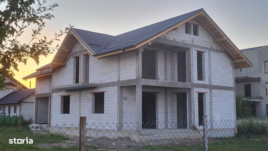 Casă cu 4 camere în Central