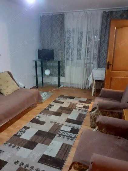 Garsonieră decomandată în Girocului
