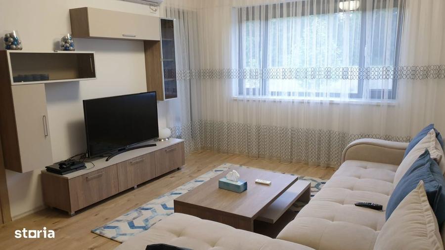 Apartament cu 3 camere decomandat în Sud