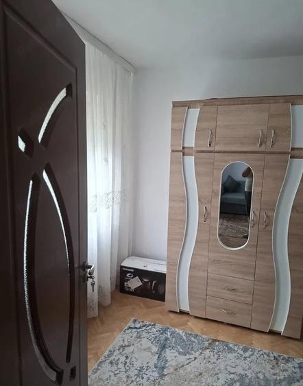 Apartament cu 2 camere semidecomandat, mobilat în Tomis Nord