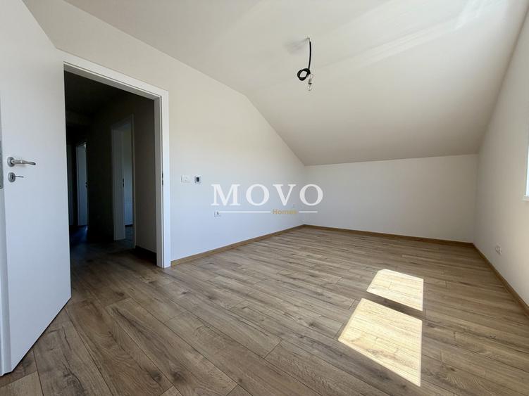 Duplex cu 4 camere cu Canalizare în Moșnița Nouă
