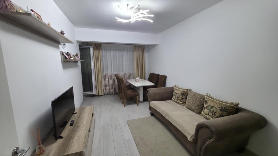 Apartament cu 3 camere decomandat în Ozana