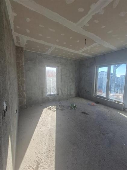 Duplex cu 3 camere cu Canalizare în Moșnița Nouă