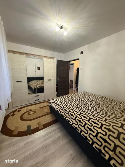 Apartament cu 3 camere semidecomandat în Gară
