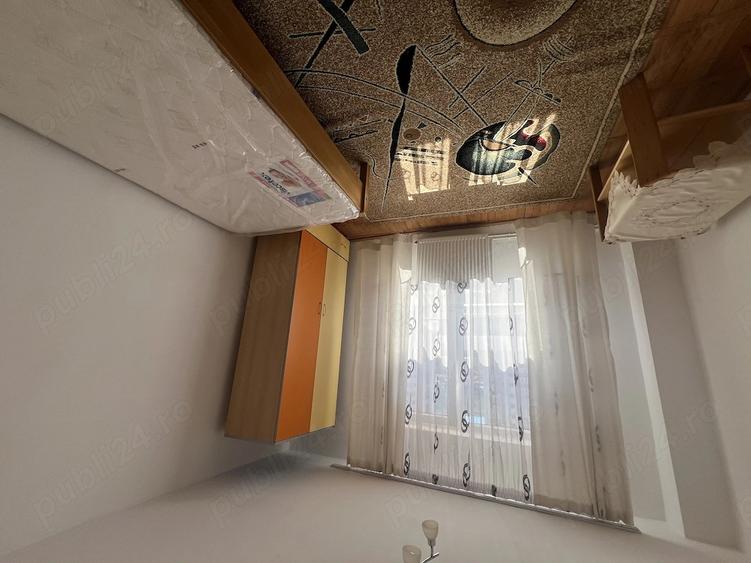 Apartament cu 3 camere decomandat în Sud