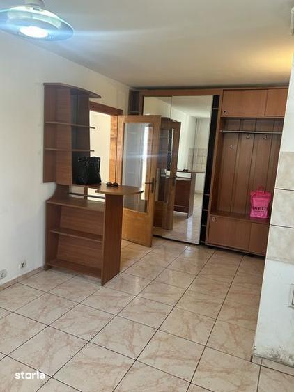 Apartament cu 2 camere semidecomandat în Băneasa