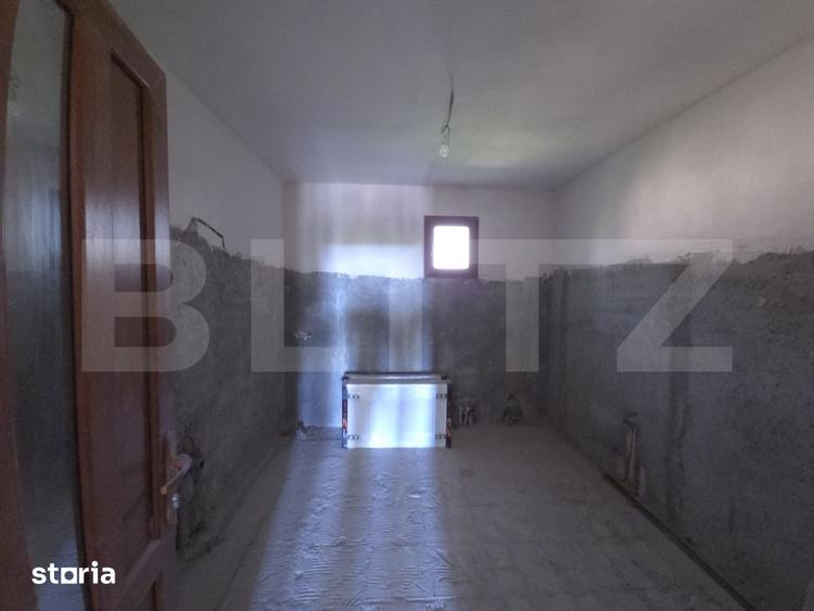 Casă cu 5 camere cu Teren 1204 Mp în Comișani