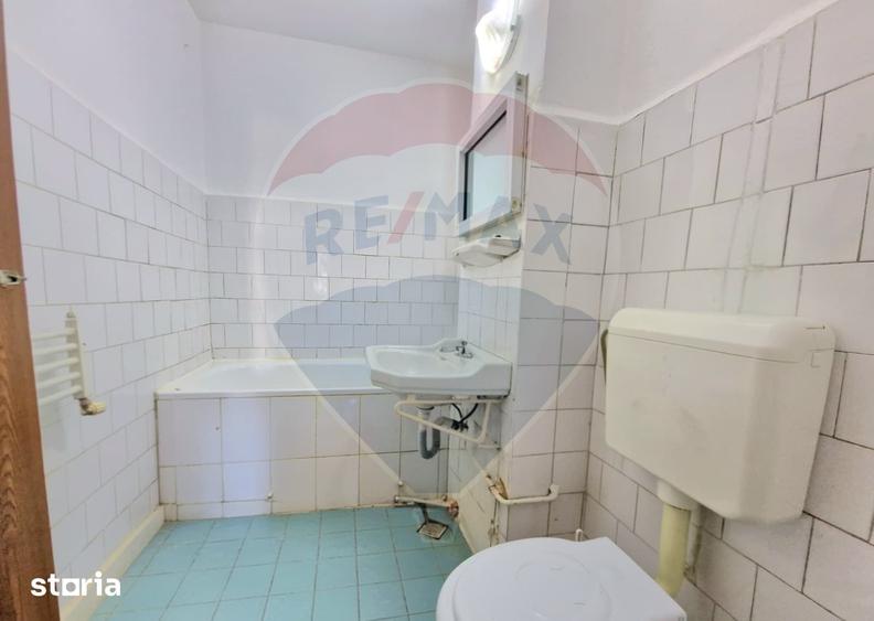 Apartament cu 3 camere decomandat în Republicii
