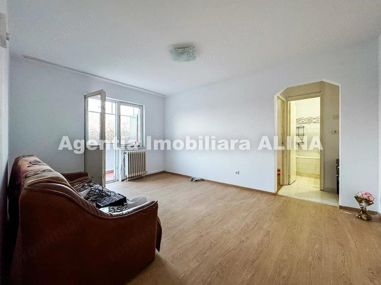 Apartament cu 3 camere semidecomandat în Astoria