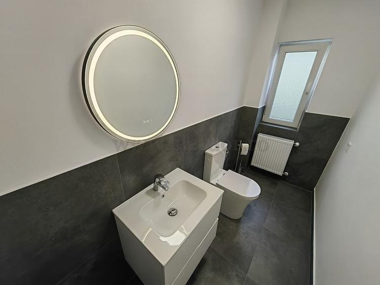 Casă individuală cu 5 camere cu Canalizare în Pipera