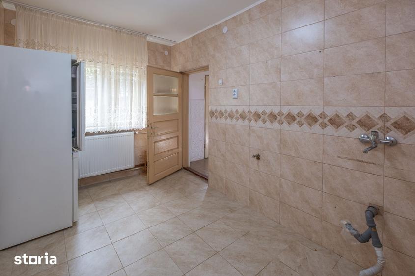 Casă cu 5 camere cu Teren 204 Mp în Central