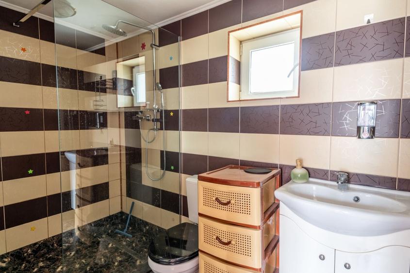 Casă cu 4 camere în Central