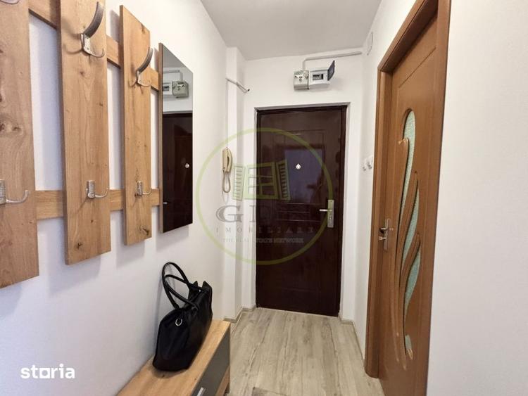 Apartament cu 2 camere semidecomandat, mobilat în Valea Rosie