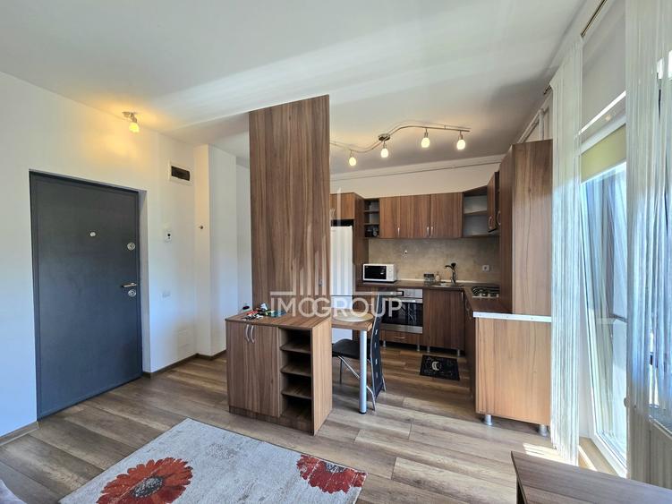Apartament cu 2 camere semidecomandat, mobilat în Zorilor