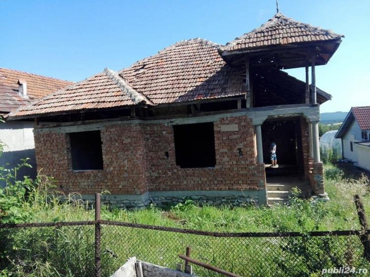Casă cu 3 camere cu Teren 780 Mp în Runcu