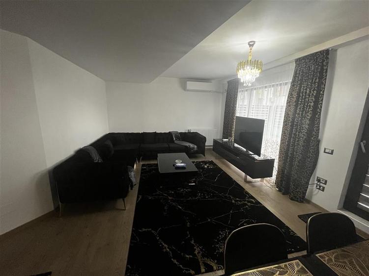 Apartament cu 4 camere decomandat, mobilat în Eminescu