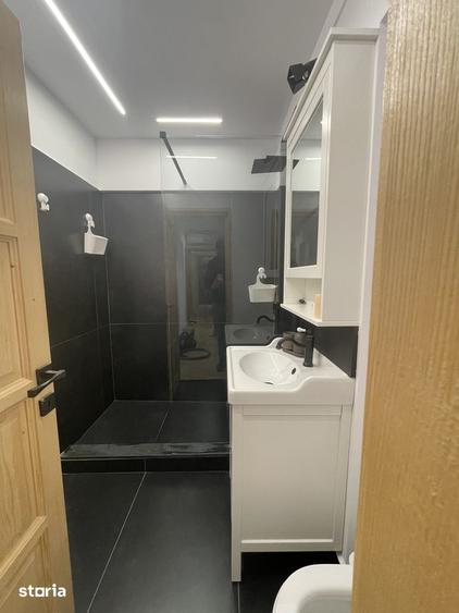 Apartament cu 2 camere decomandat, mobilat în Central
