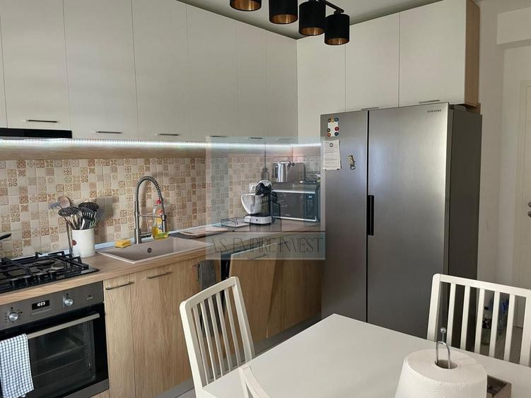 Apartament cu 3 camere decomandat, mobilat în Sânpetru
