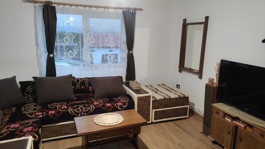 Casă cu 3 camere cu Teren 1600 Mp în Știnăpari