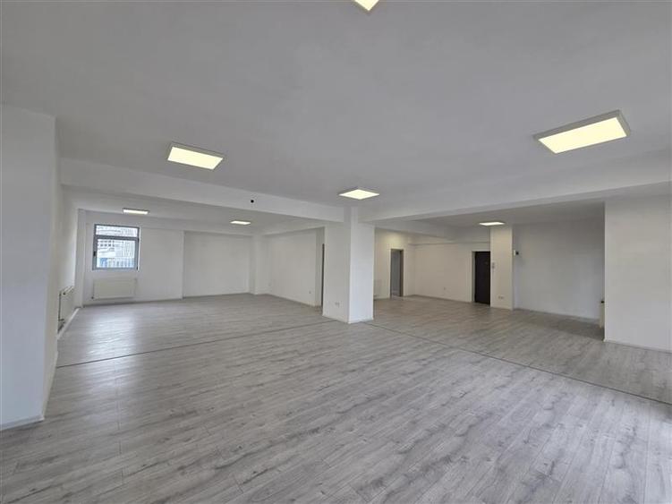 Apartament 4 camere Centrul Civic pretabil co-working hub - 2