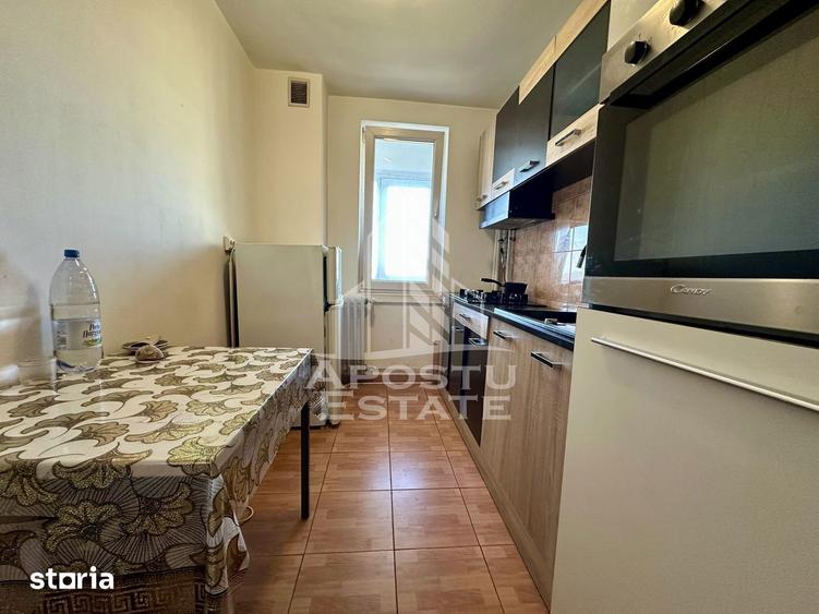 Apartament cu 3 camere semidecomandat, mobilat în Iosefin
