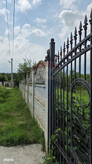 Casă cu 3 camere cu Teren 5063 Mp în Călugăreni