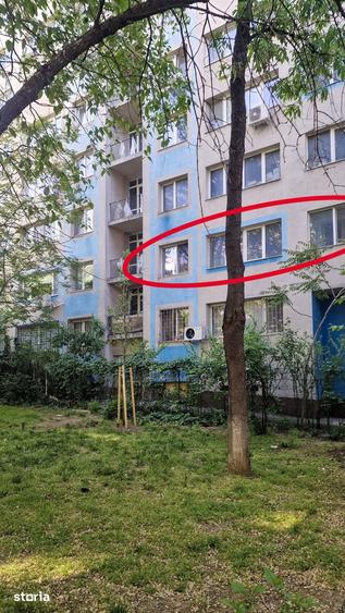 Apartament cu 3 camere semidecomandat în Gara de Nord