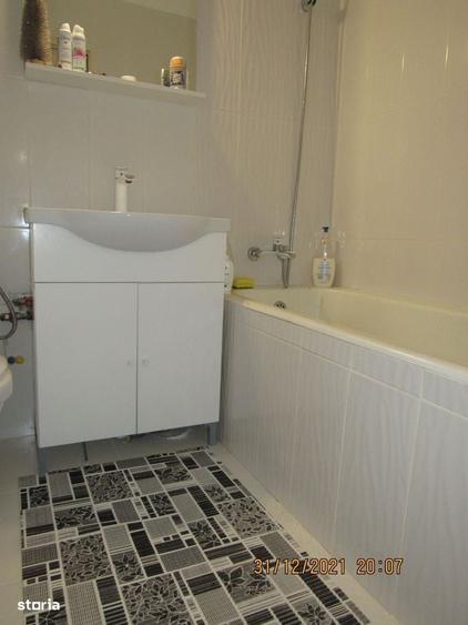 Apartament cu 3 camere semidecomandat în 1 Decembrie 1918