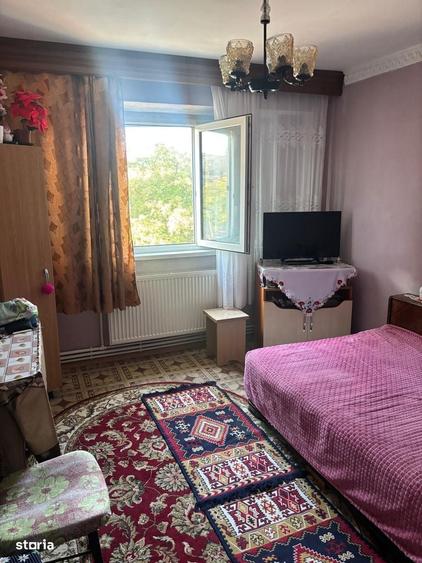 Apartament cu 4 camere decomandat în Obor