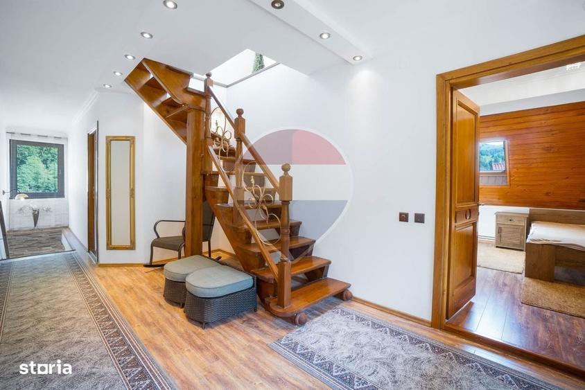 Casă cu 4 camere cu Teren 4780 Mp în Moieciu