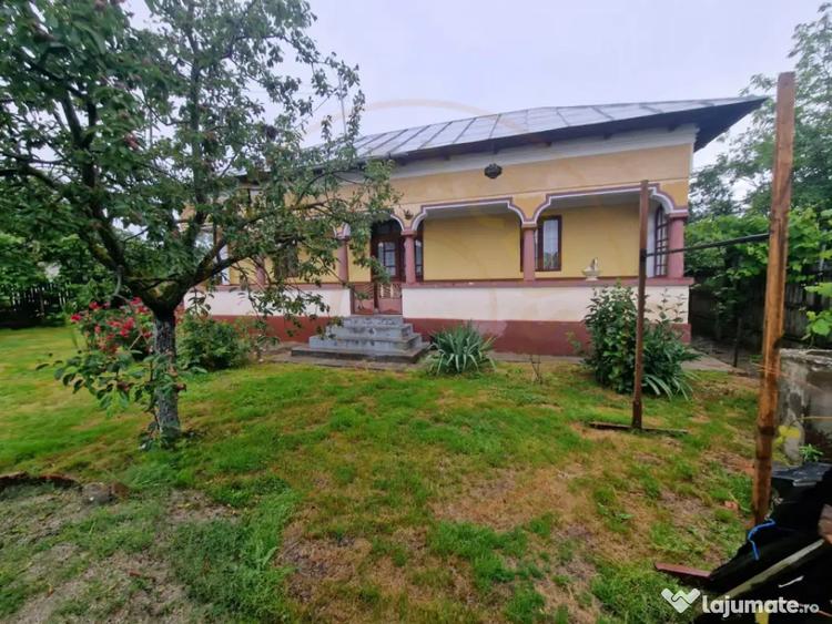 Casă cu 3 camere cu Teren 2100 Mp în Lunca