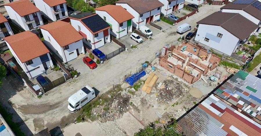 Duplex cu 4 camere cu Canalizare în Bartolomeu