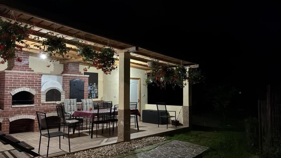 Casă individuală cu 6 camere cu Canalizare în Gura Ocniței