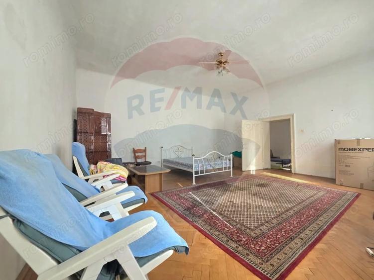 Casă cu 4 camere cu Teren 332 Mp în Ultracentral