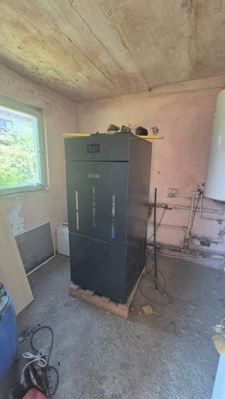 Casă individuală cu 10 camere cu Teren 1000 Mp în Rahova