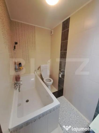 Casă cu 6 camere cu Teren 330 Mp în Central