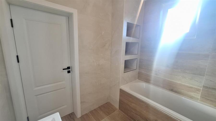 Duplex cu 4 camere cu Canalizare în Valea Lupului