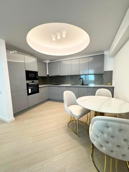 Apartament cu 3 camere semidecomandat în Pipera