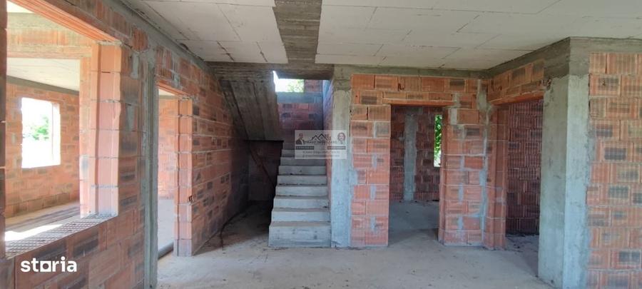 Casă cu 4 camere în Drăgănești